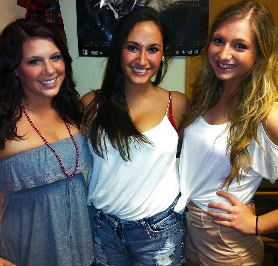 25P Facebook teen babes 17 sorority girls & bikinis