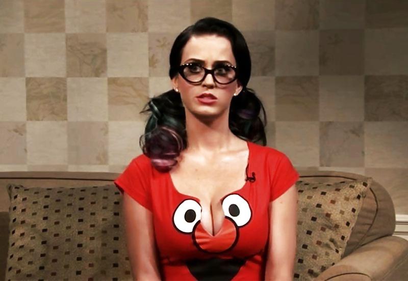 25P Katy Perry's Boobs