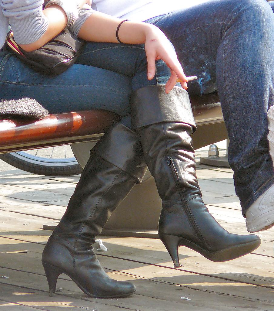 15P Smoking in Heels 