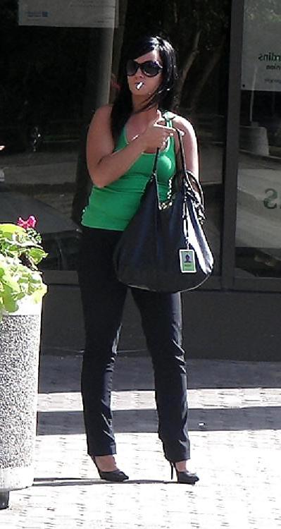 15P Smoking in Heels 