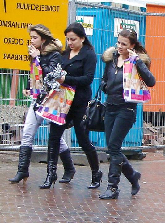 15P Smoking in Heels 