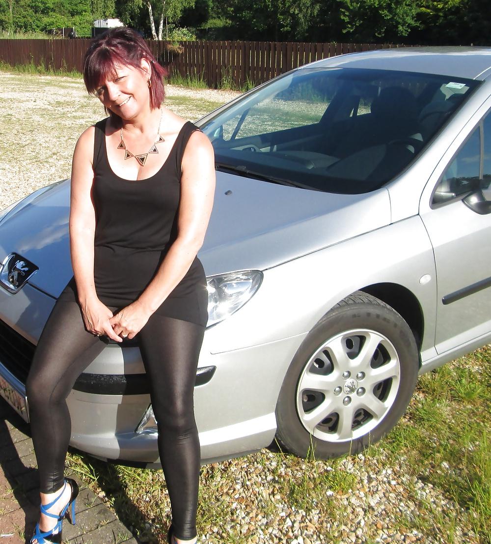 25P Lincs lou milf,dressed and undressed