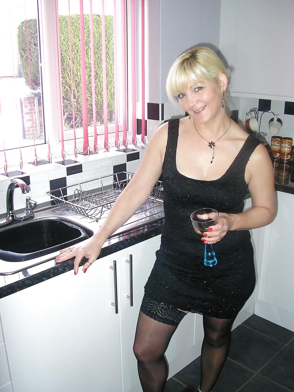 25P Lincs lou milf,dressed and undressed