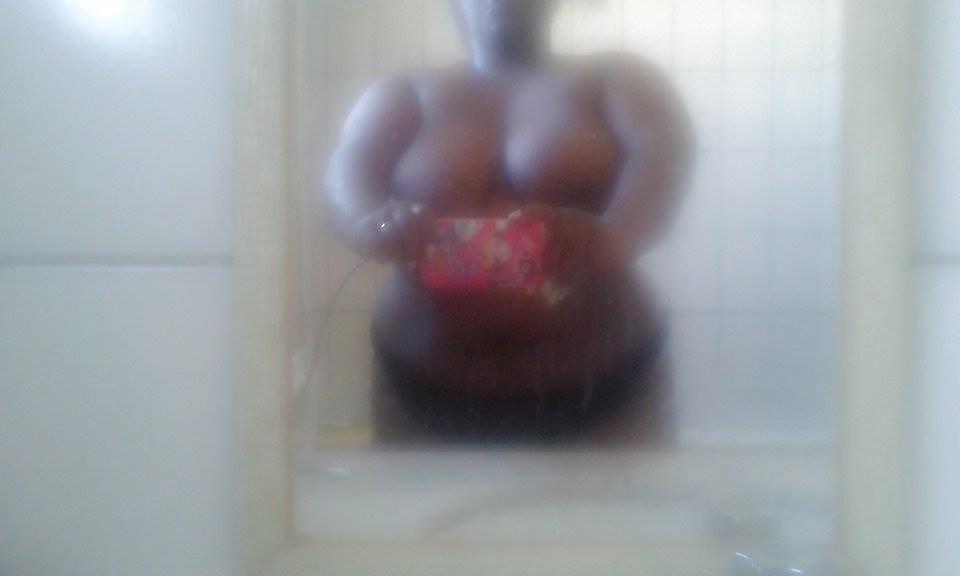 19P Amiga Negra Gulosa