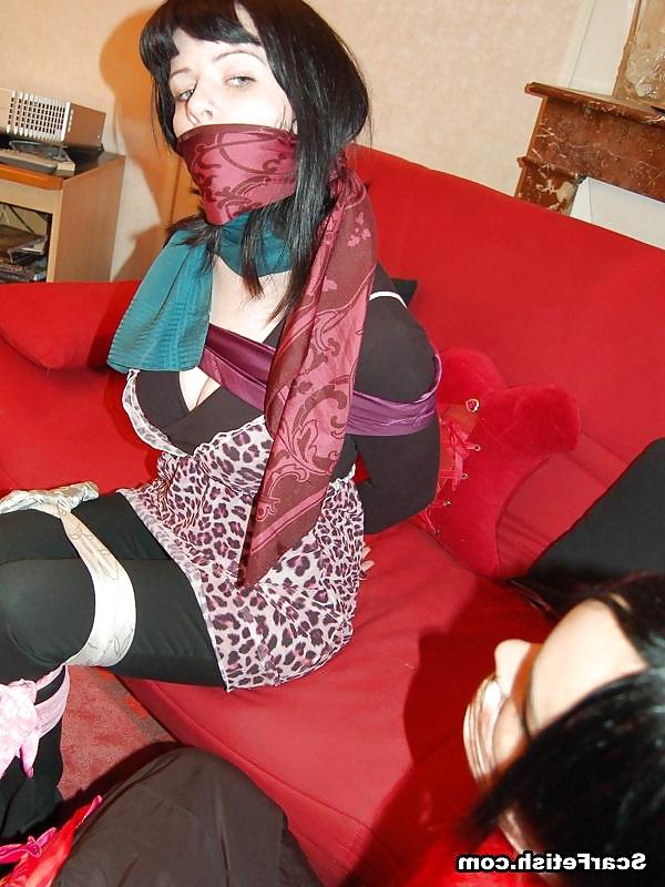 25P Bondage scarf Game