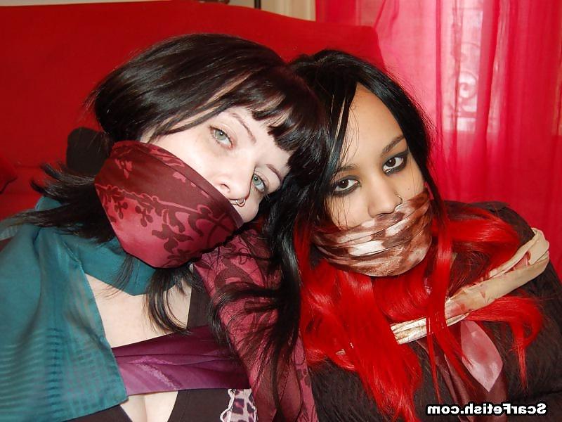 25P Bondage scarf Game
