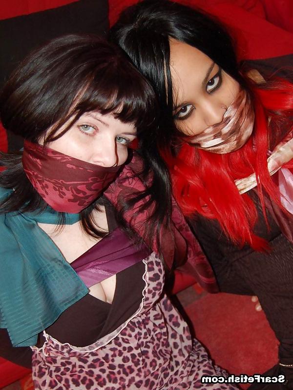 25P Bondage scarf Game