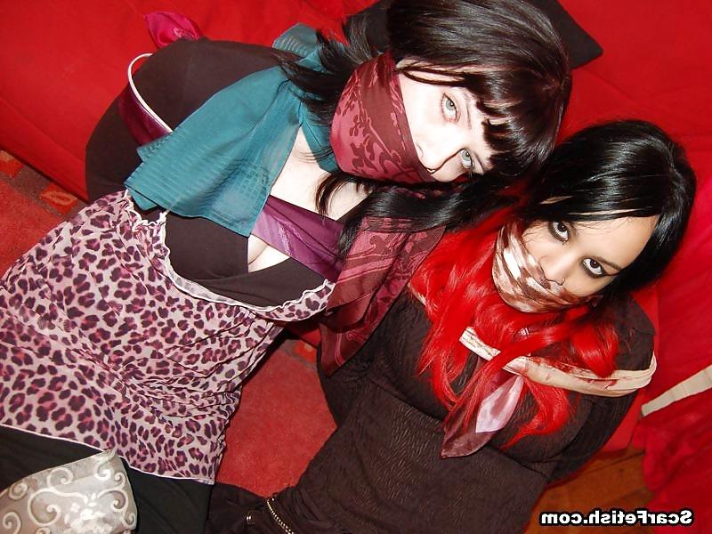 25P Bondage scarf Game