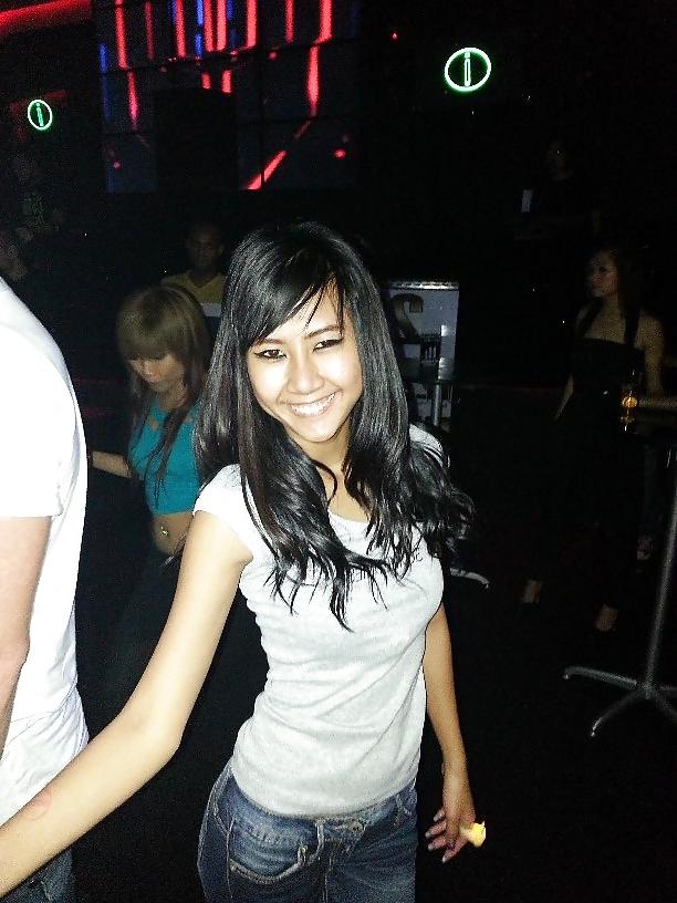 18P Linda Crazy Thai Chick 