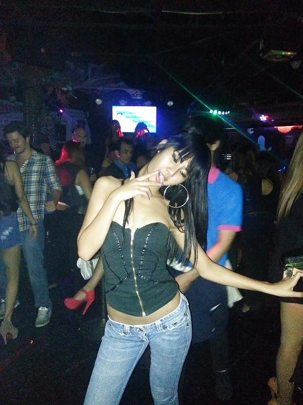 18P Linda Crazy Thai Chick 
