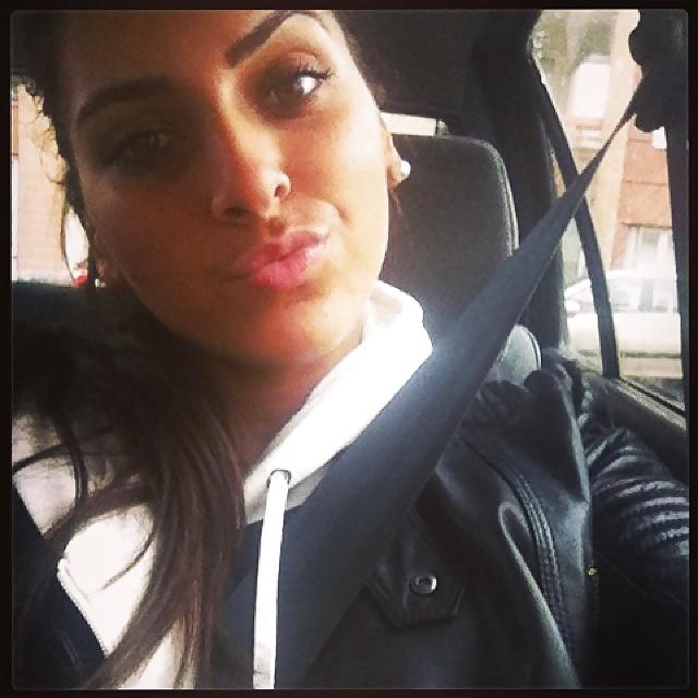 19P Beurette Visage a Sperme 11