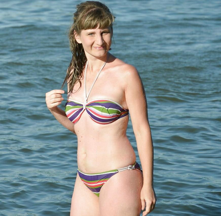 23P Bored married 38 yo milf. How would you fuck her?