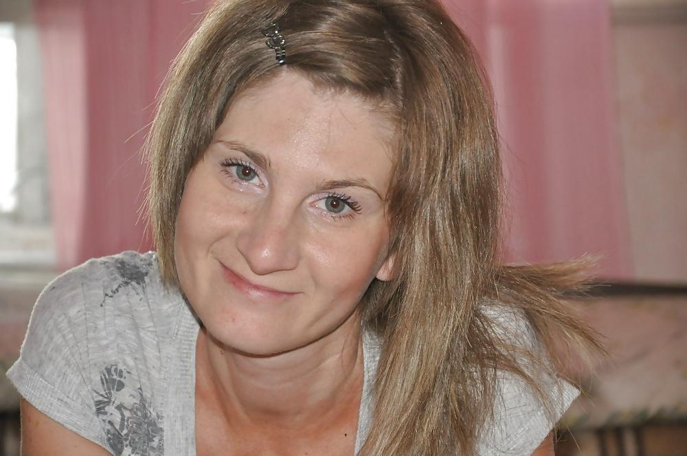 23P Bored married 38 yo milf. How would you fuck her?