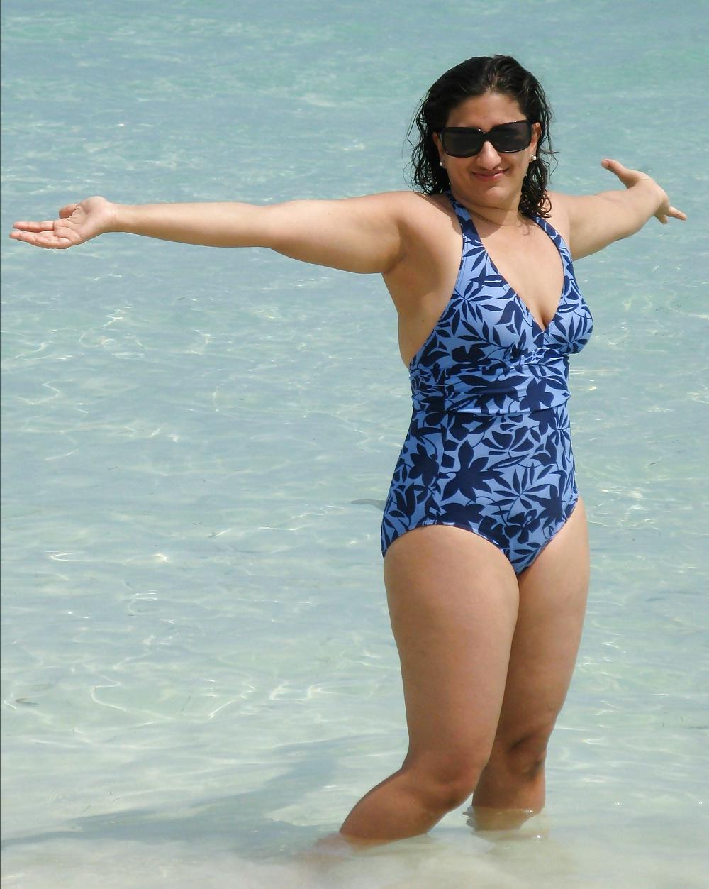 16P Arnpits of indian babes for comments vol.2