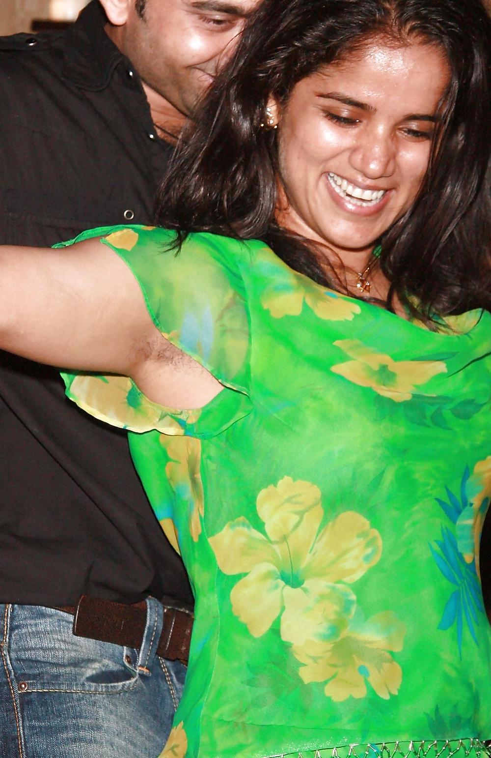 16P Arnpits of indian babes for comments vol.2