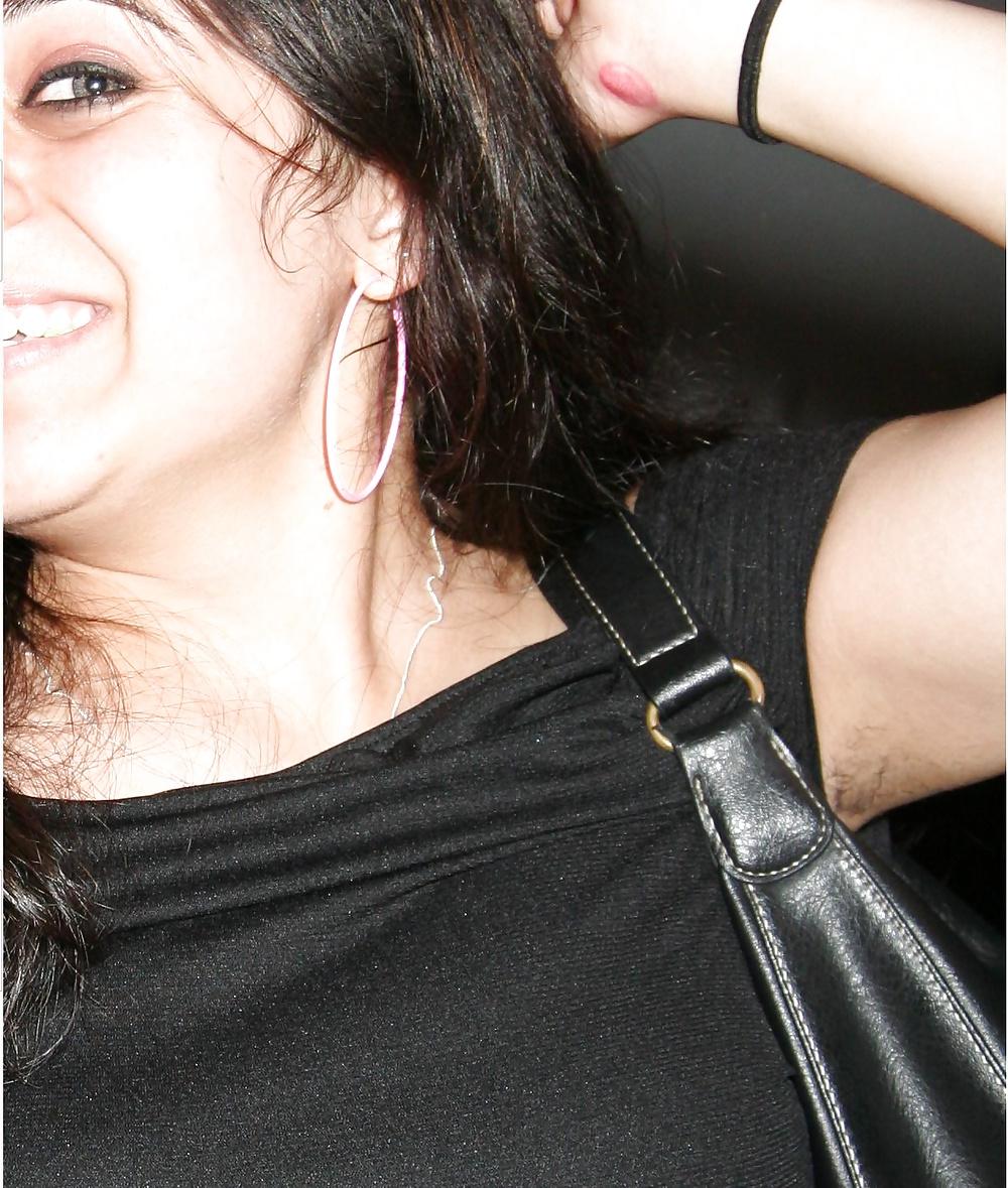16P Arnpits of indian babes for comments vol.2