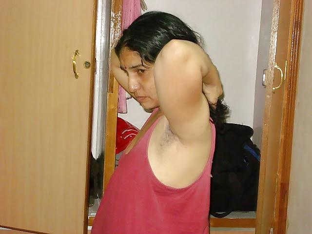 22P Armpits of Indian babes for comments.