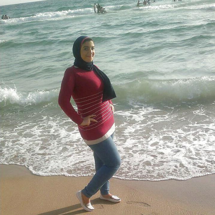 25P Egyptian Big Tits Girls of Alexandria 