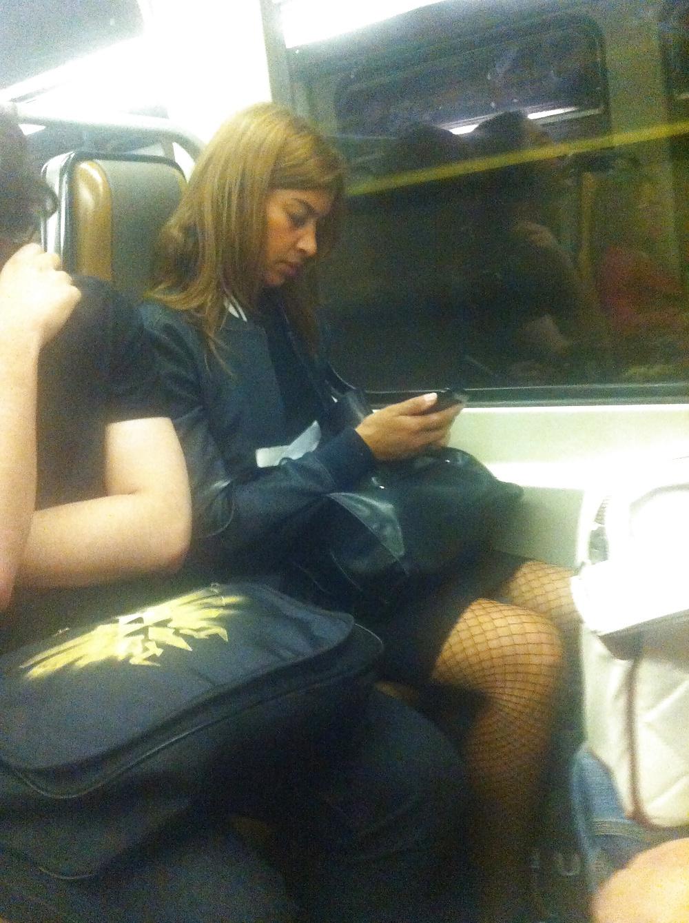 13P Beurette milf dans le metro