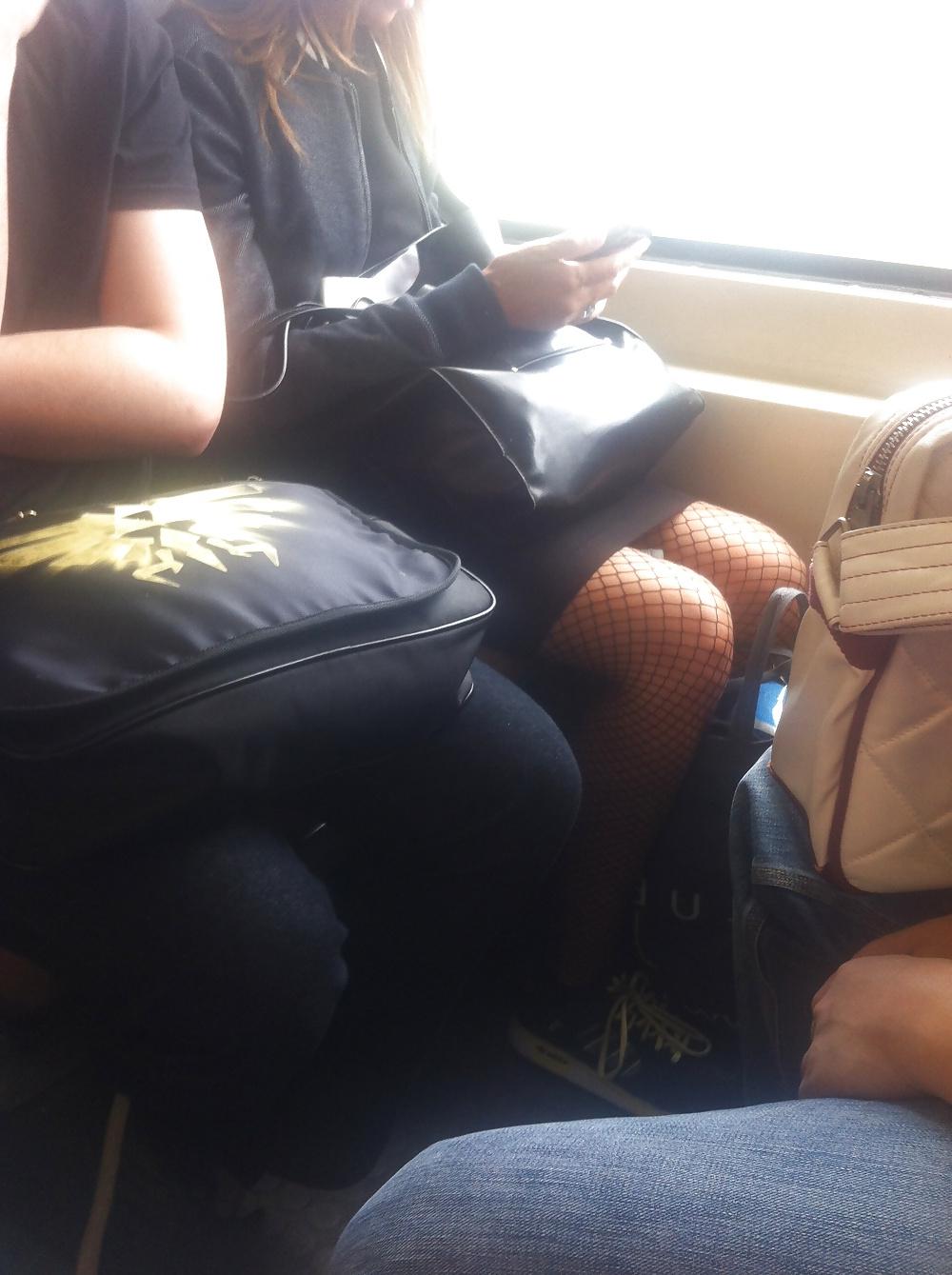 13P Beurette milf dans le metro
