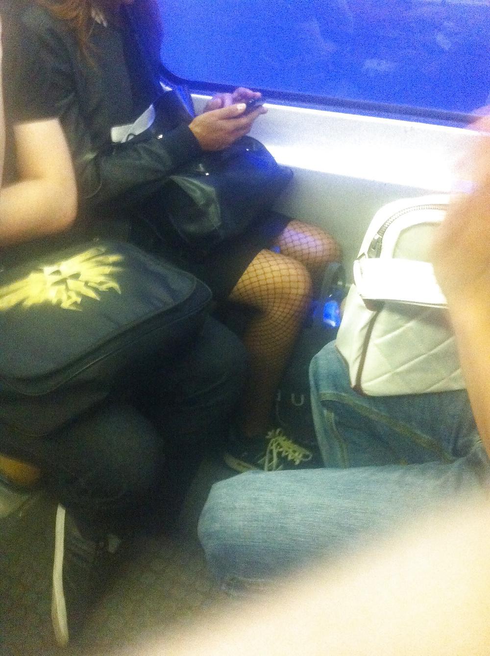 13P Beurette milf dans le metro