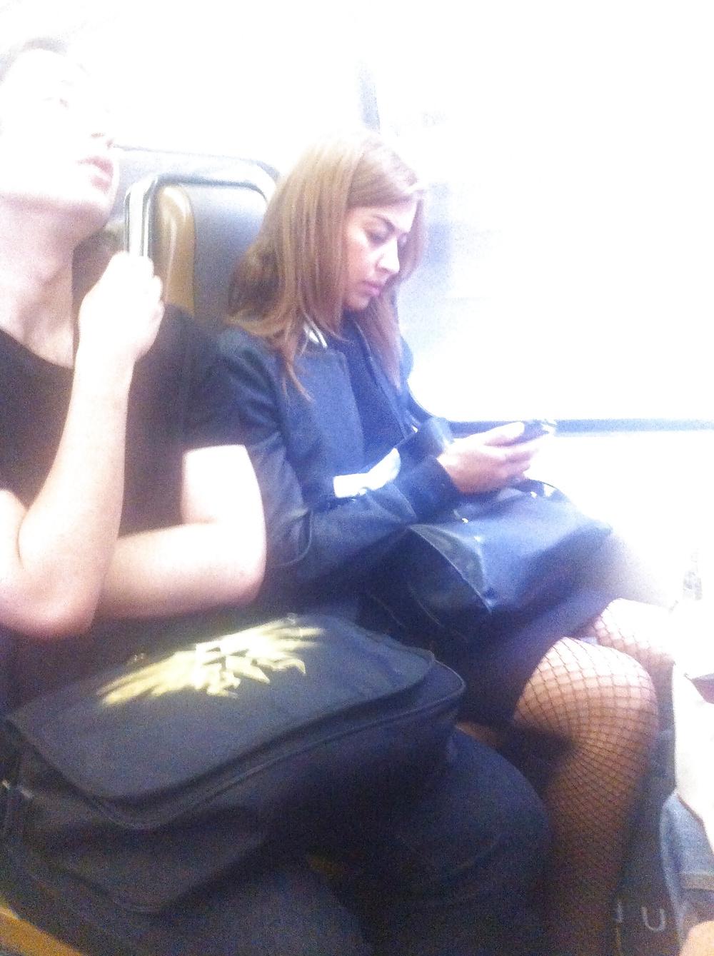 13P Beurette milf dans le metro