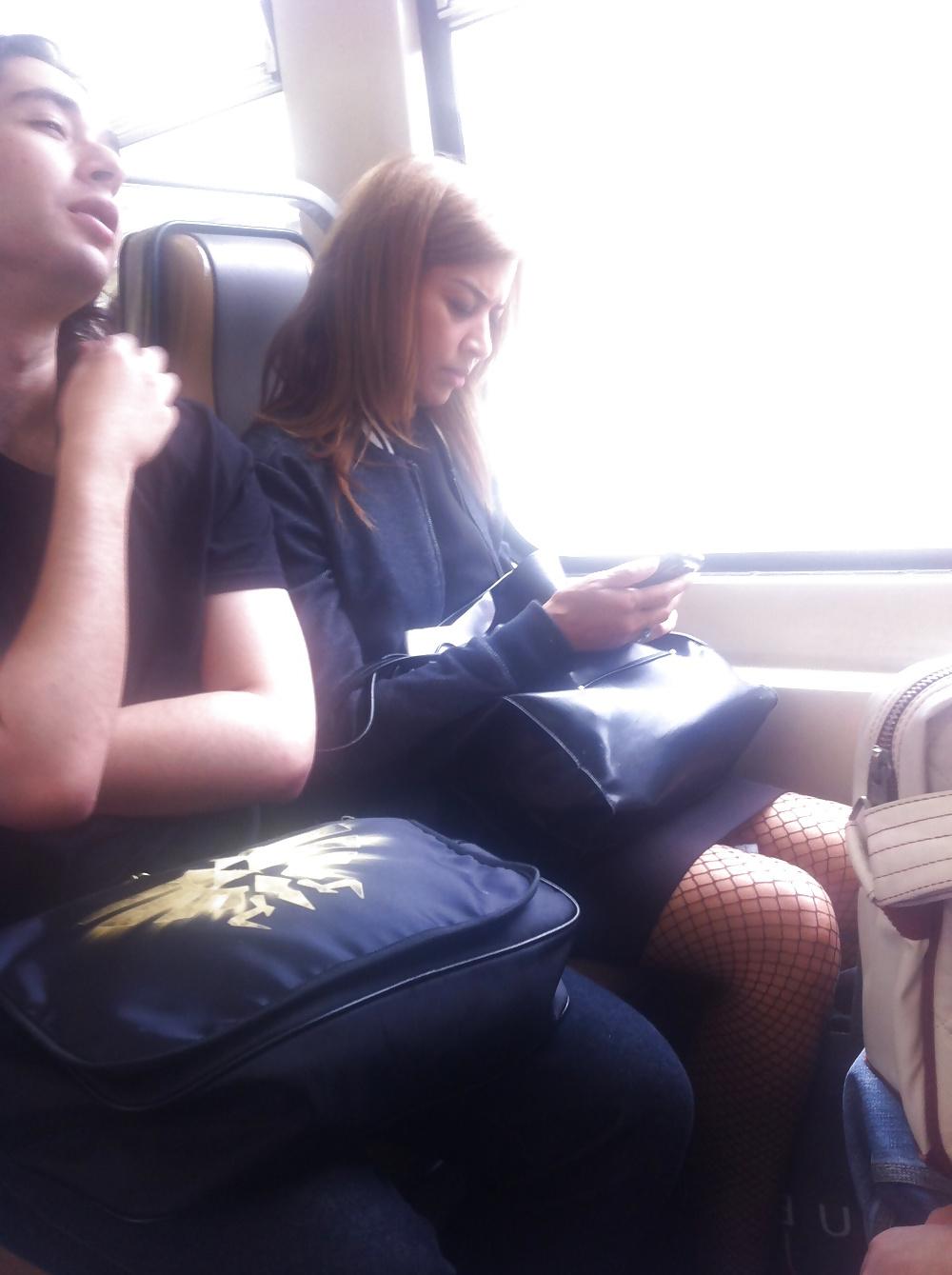 13P Beurette milf dans le metro