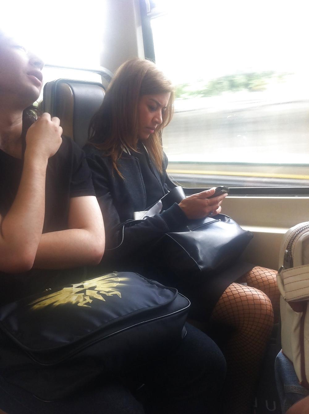 13P Beurette milf dans le metro