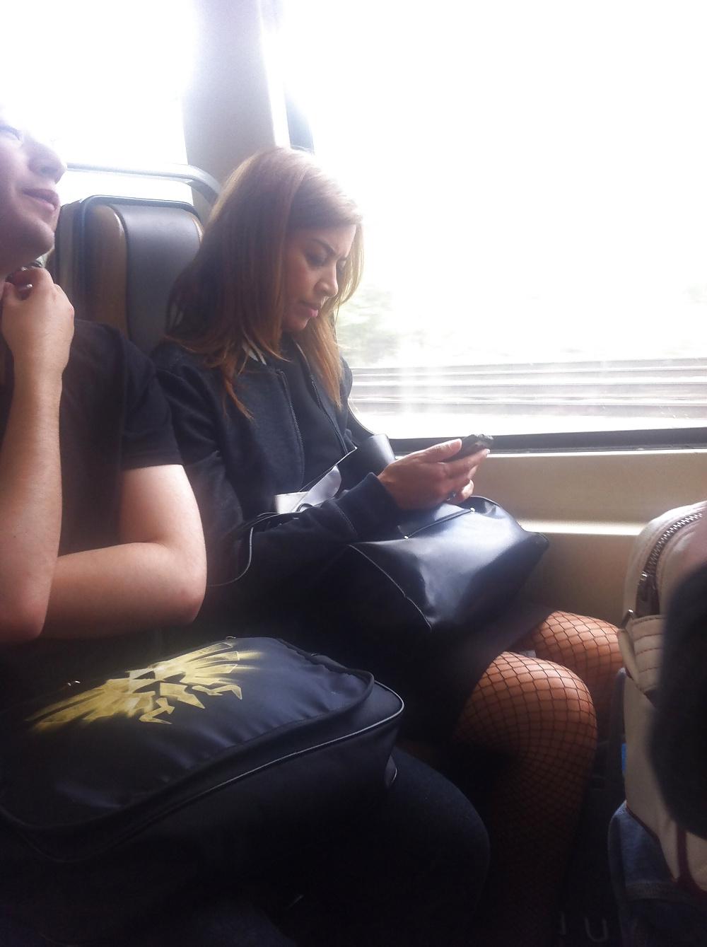 13P Beurette milf dans le metro