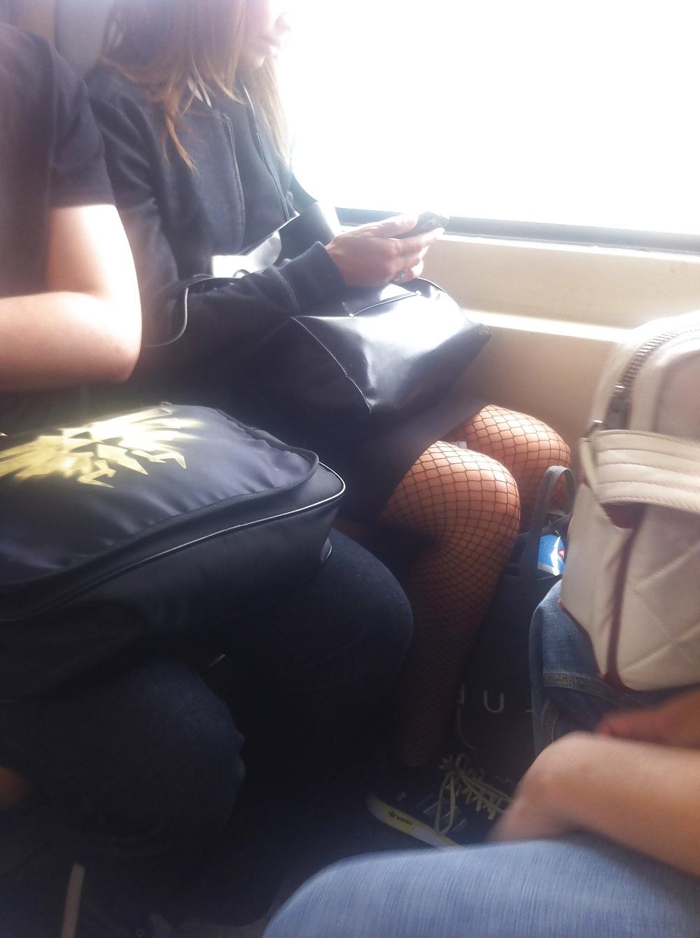 13P Beurette milf dans le metro