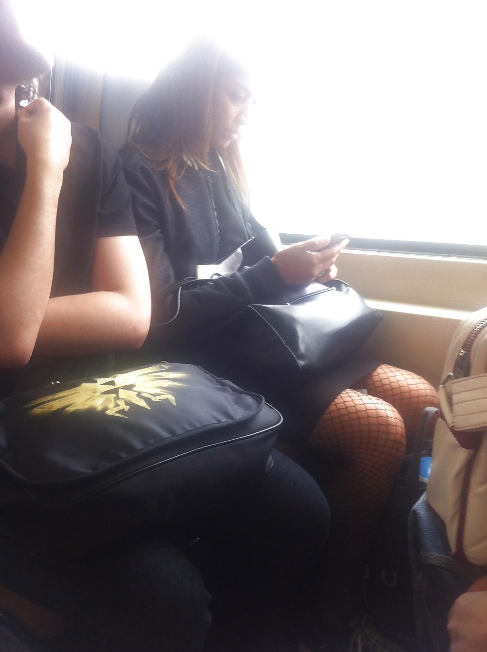 13P Beurette milf dans le metro