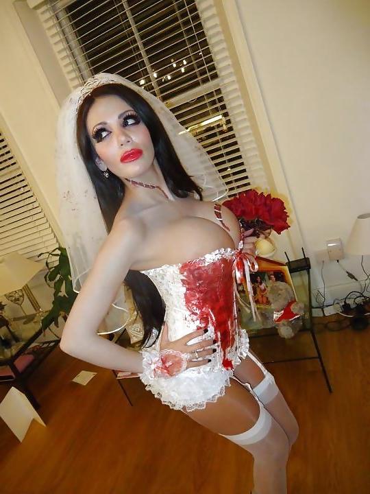 25P Babes - Bimbos & Bitche's -01  
