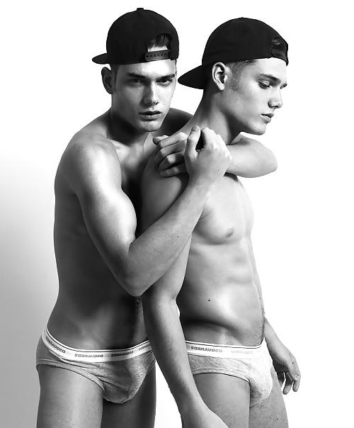 25P Gay,Born Together. And Love Together