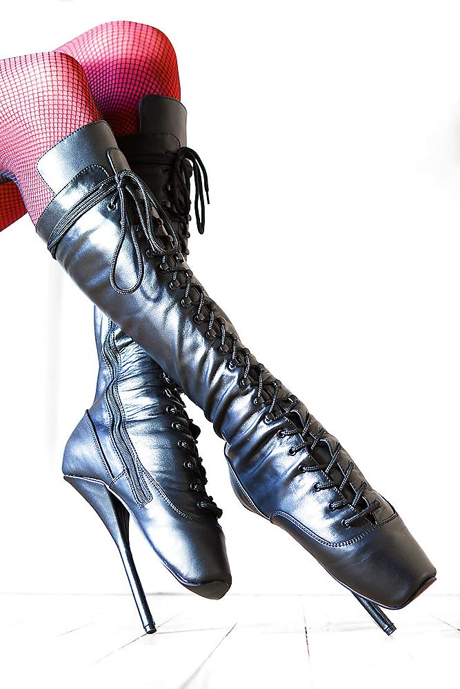 11P Fetish Ballet Boots and fishnet stockings