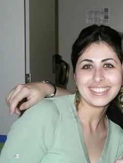 22P Arab Girl for Comment! - Beurette a commenter!
