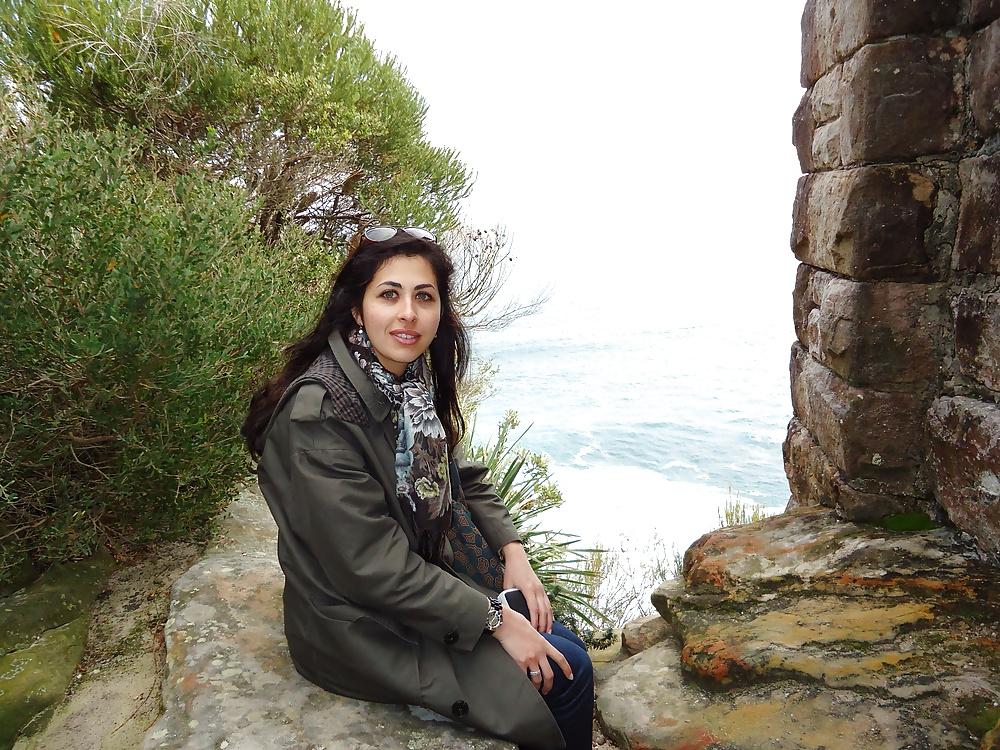 22P Arab Girl for Comment! - Beurette a commenter!