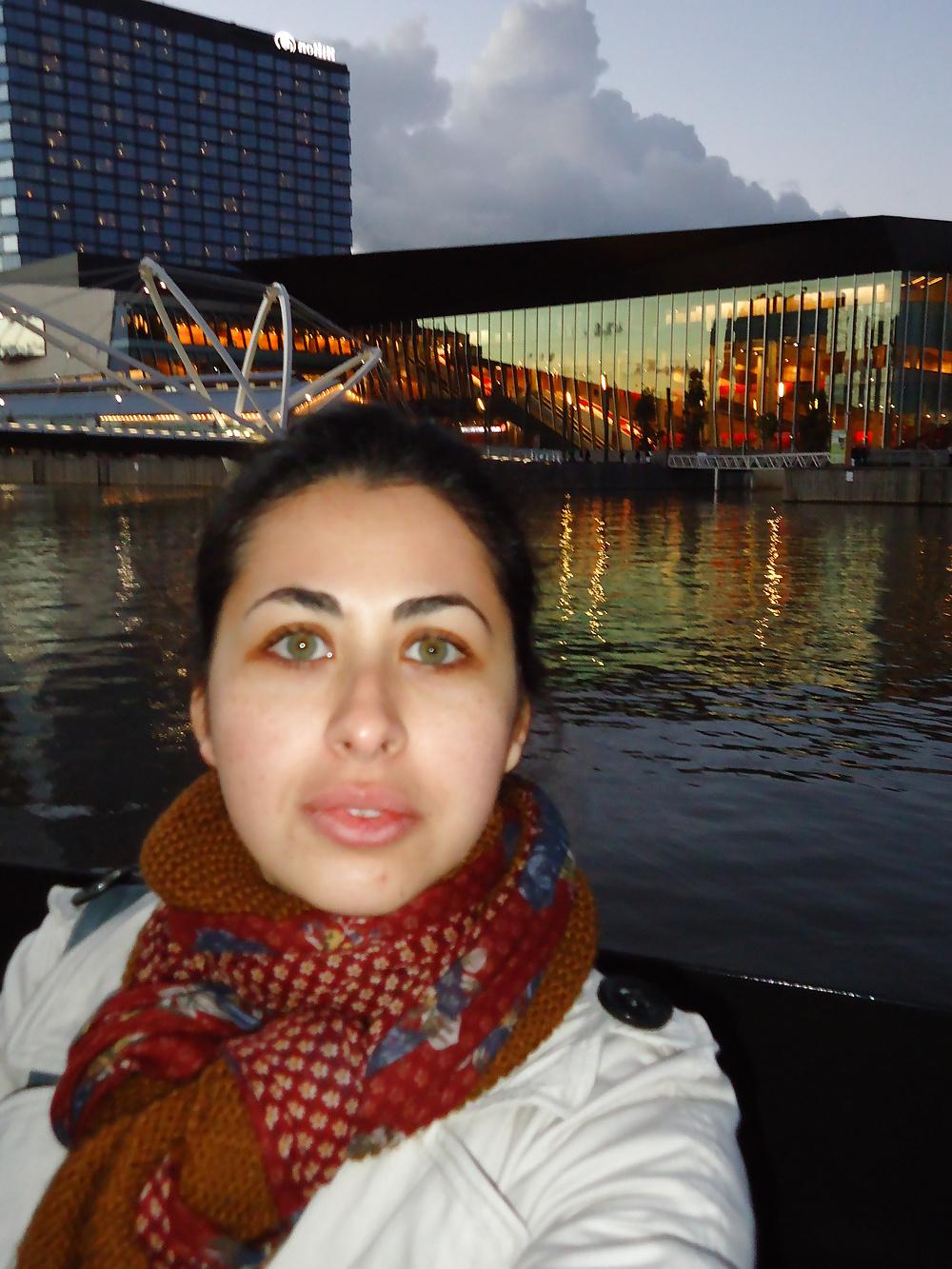 22P Arab Girl for Comment! - Beurette a commenter!