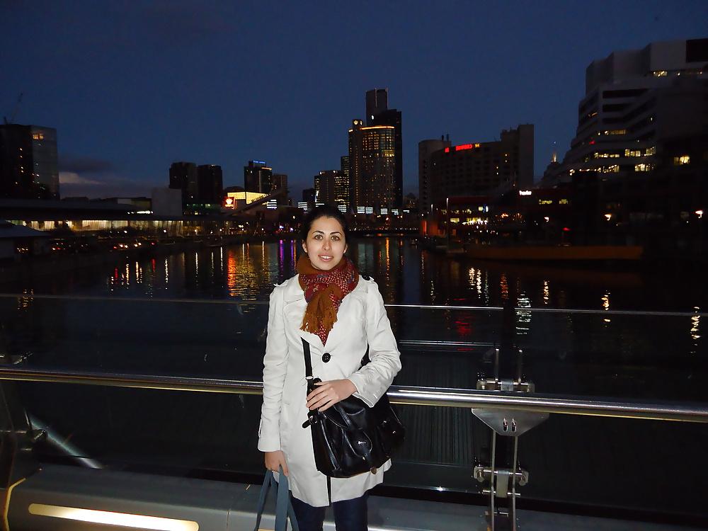 22P Arab Girl for Comment! - Beurette a commenter!