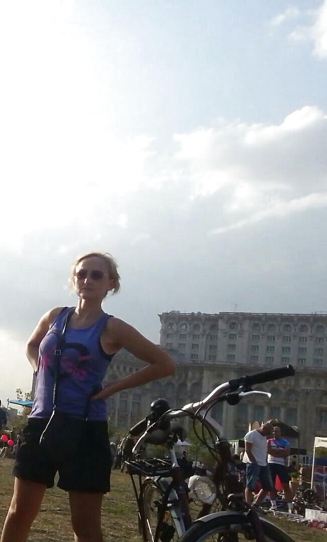 23P Spy sexy women in bicycle romanian