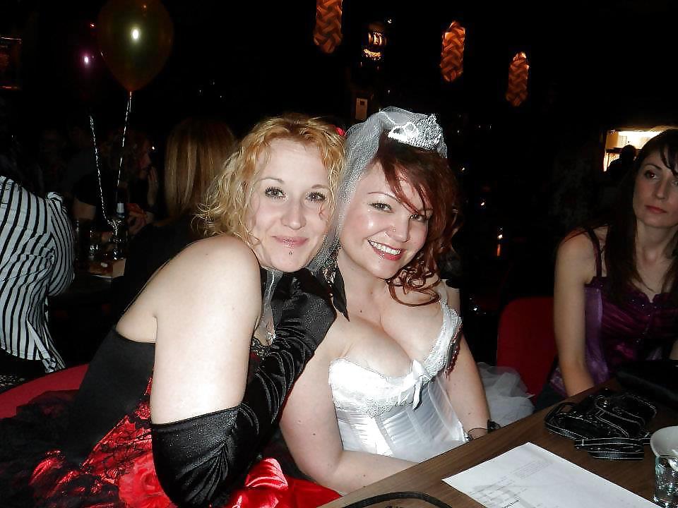 9P Burlesque-Schlampen mit großen Brüsten