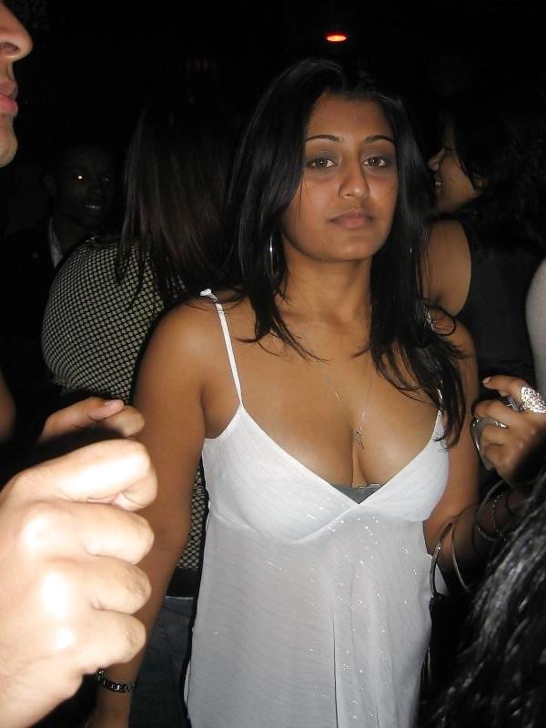22P Indian Desi Babes Hot & Sexy Indians