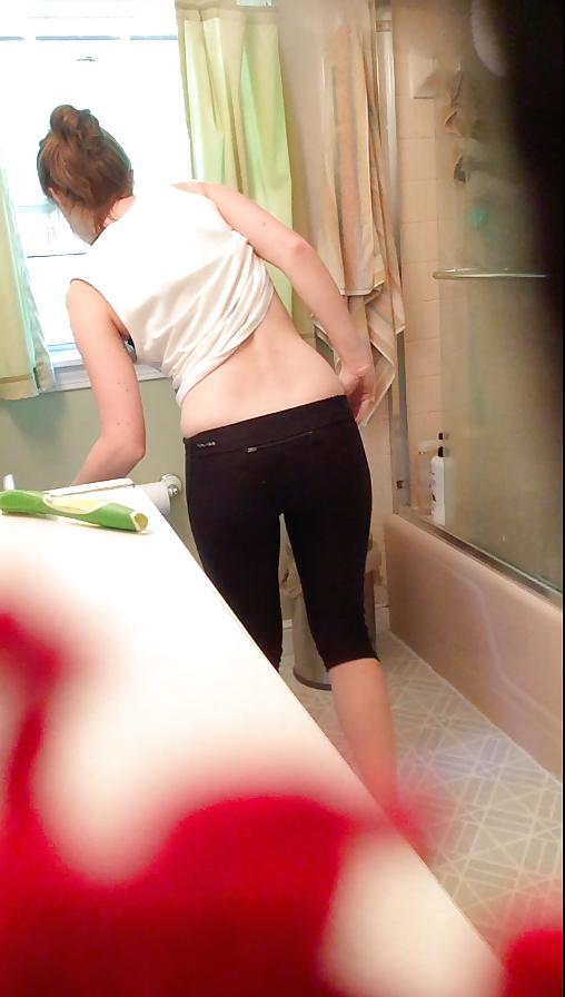 14P Best of spied on tiny tits and shaved cunt college hottie
