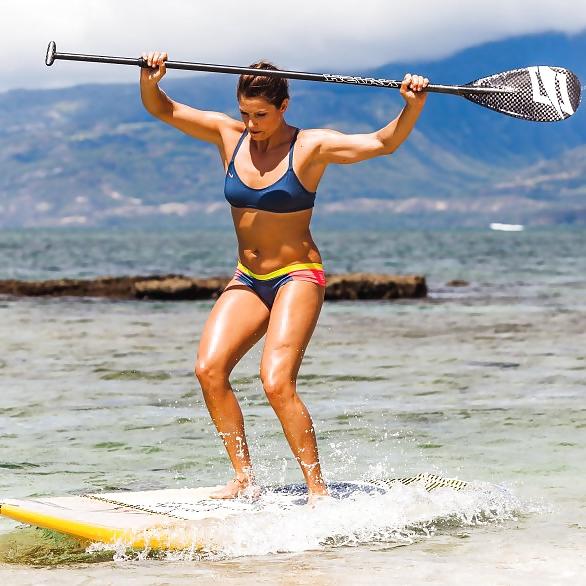 10P Julia Mancuso sehenswert beim Training im Sport-Bikini