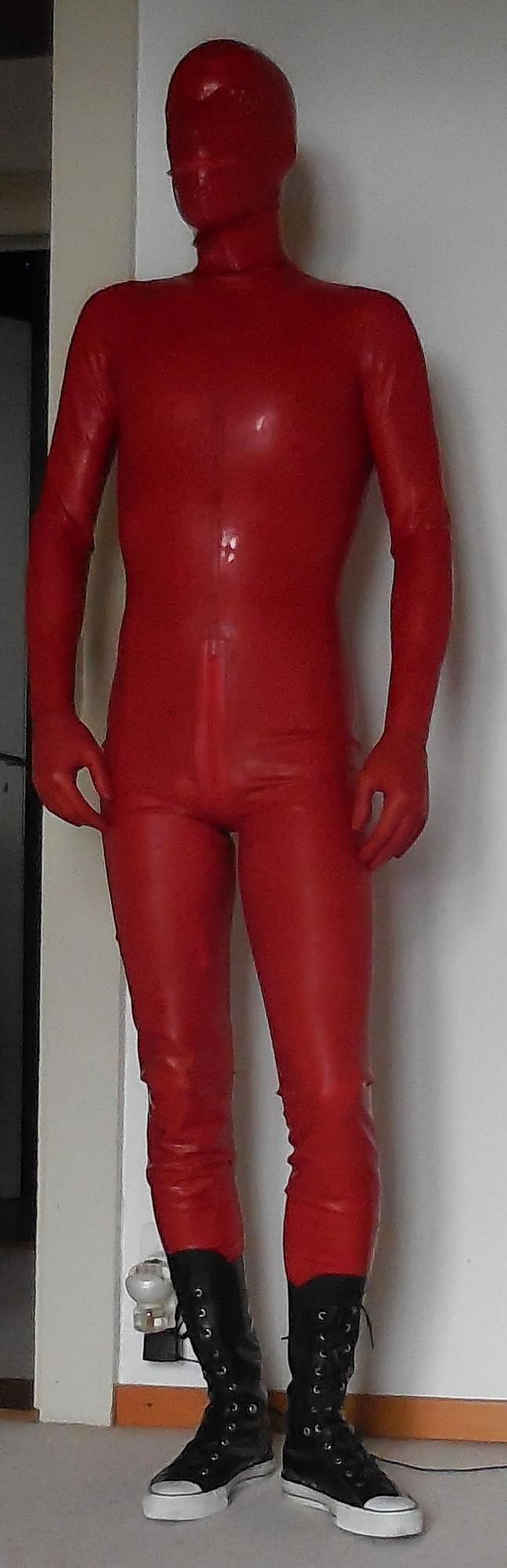 13P Latex catsuit and latex converse