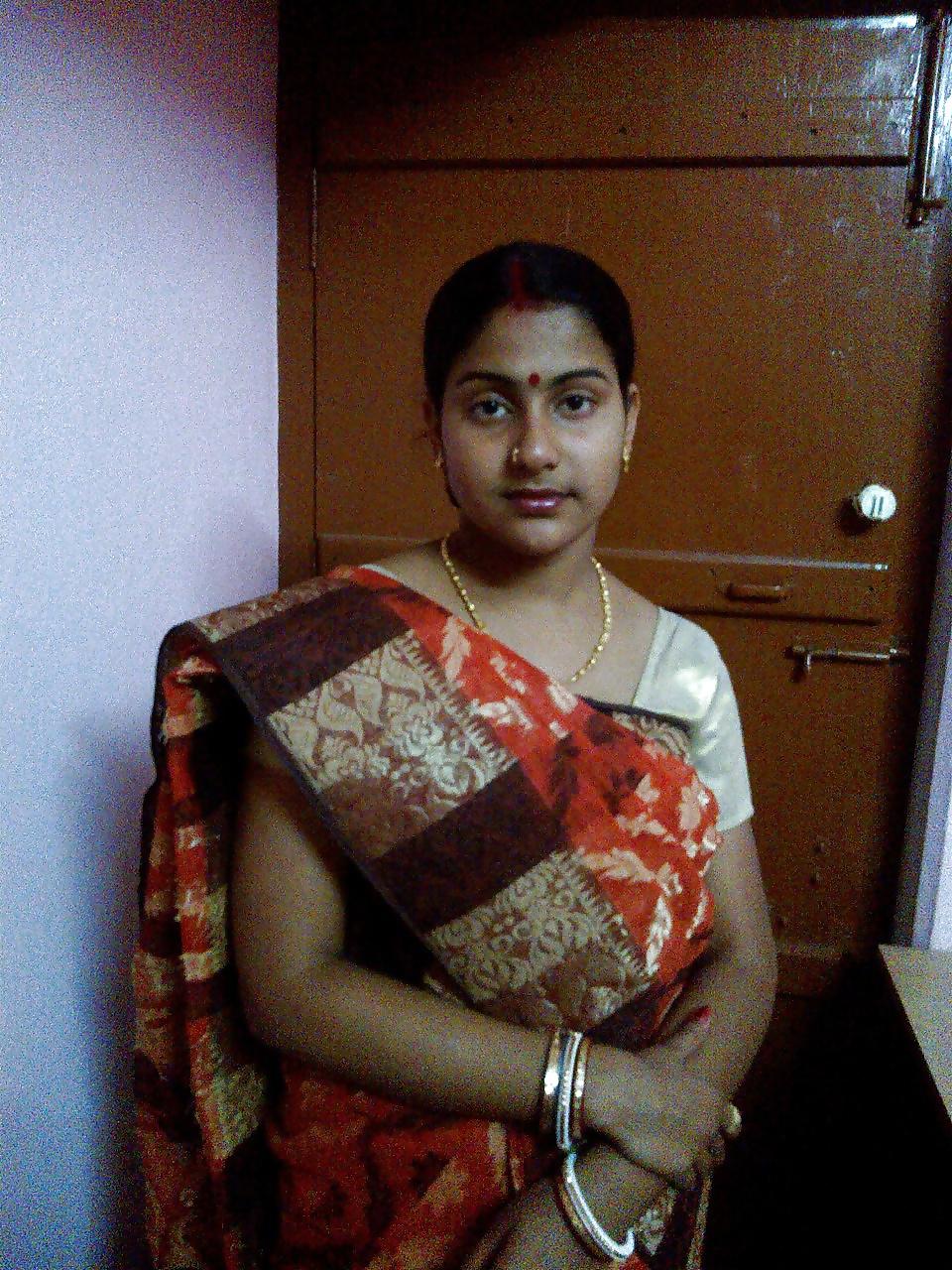 14P Big boobed Indian Bengali Bhabhi nude