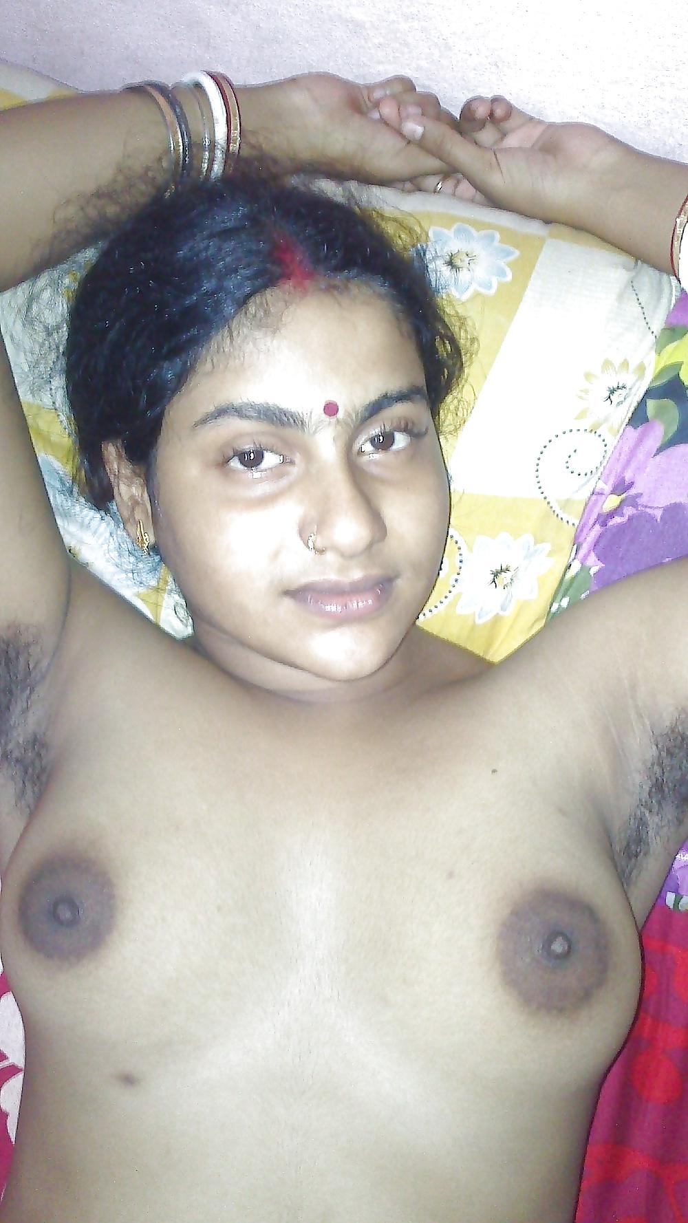 14P Big boobed Indian Bengali Bhabhi nude