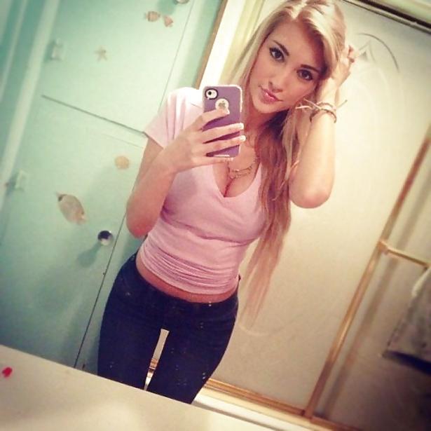 25P Big natural tits and ass
