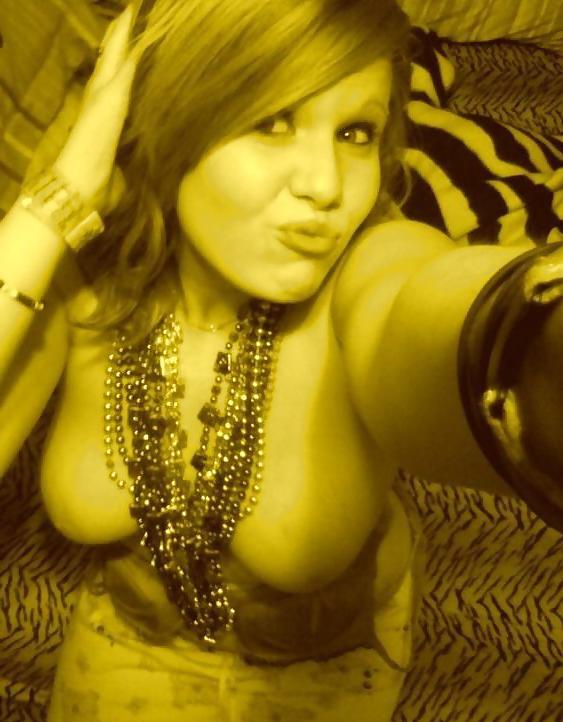 25P Selfie Amateur Babes - vol 125!