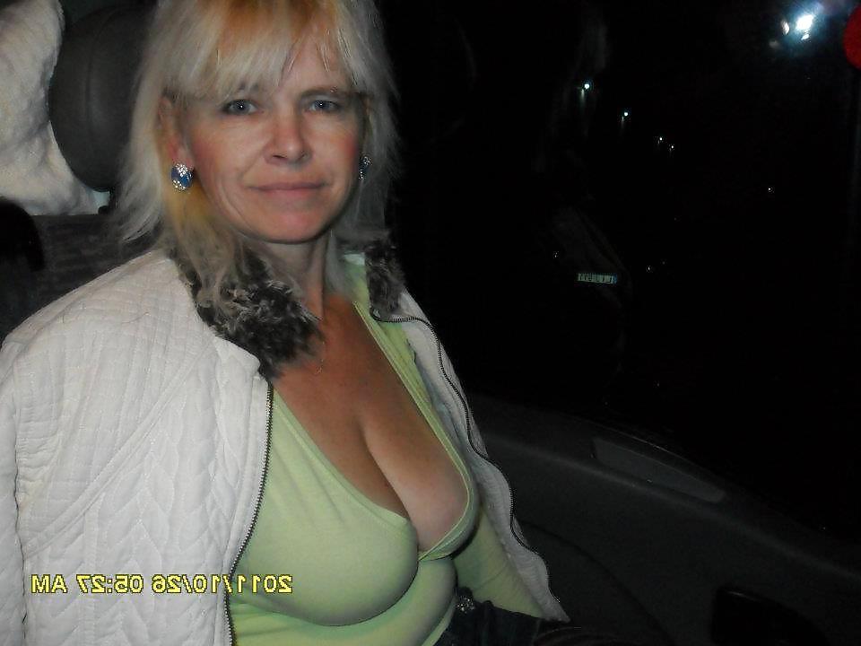 11P Hungarian mature milf Eva (non-nude) 