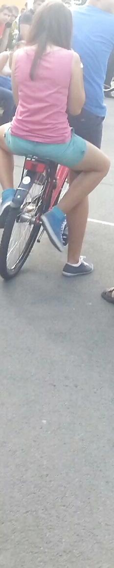 25P Spy sexy women in bicycle romanian